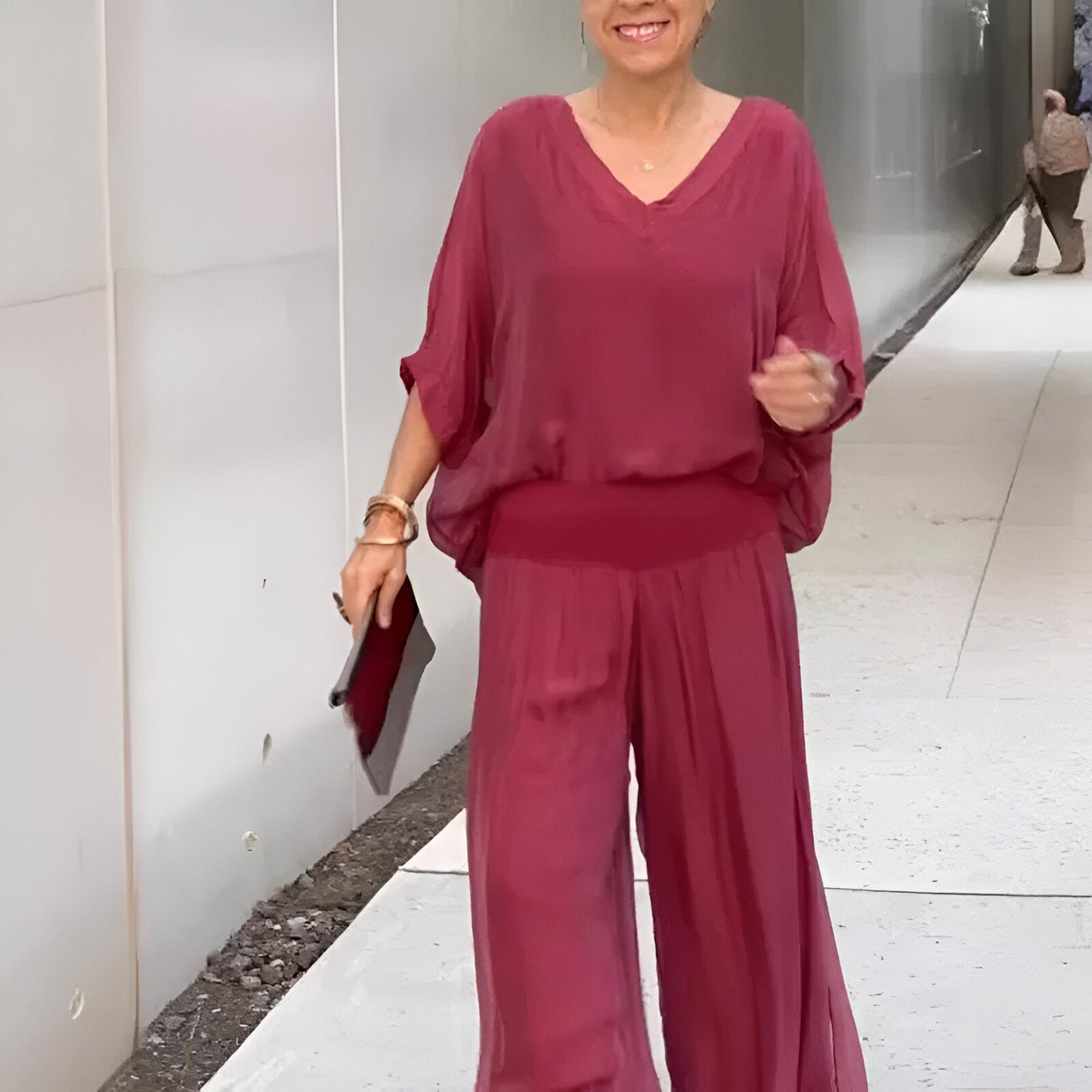 Louise™ | Elegancki zestaw z topem w serek i spodniami
